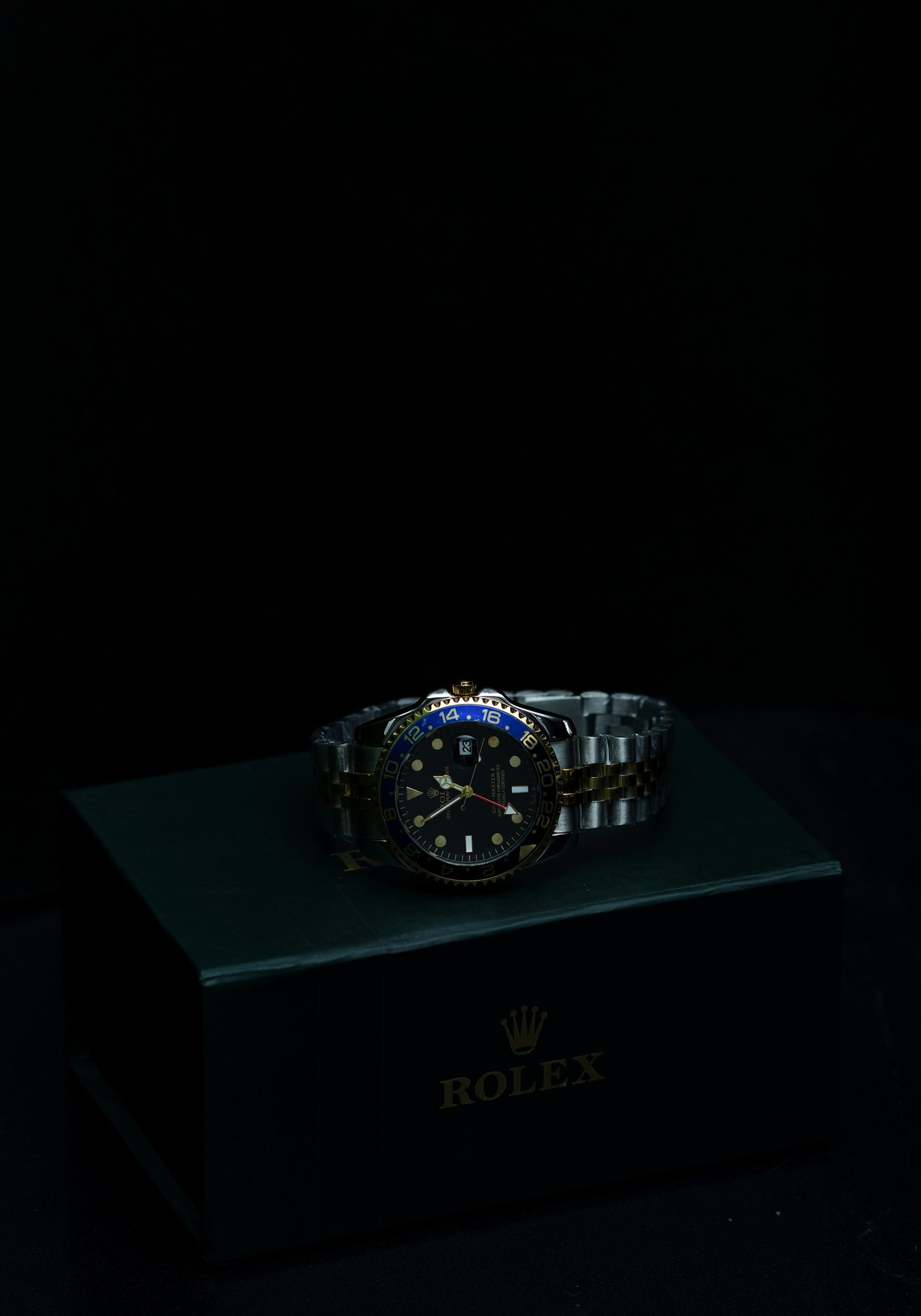 RLX GMT – Dual-Tone